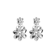 Load image into Gallery viewer, Hello flowers earrings
