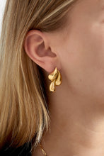 Load image into Gallery viewer, Triple drip earrings
